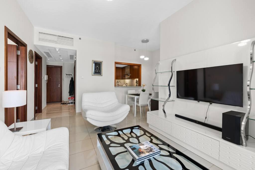 Stand Point Luxury Living In Downtown