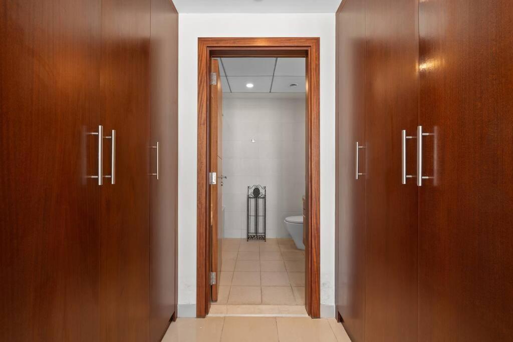Stand Point Luxury Living In Downtown *