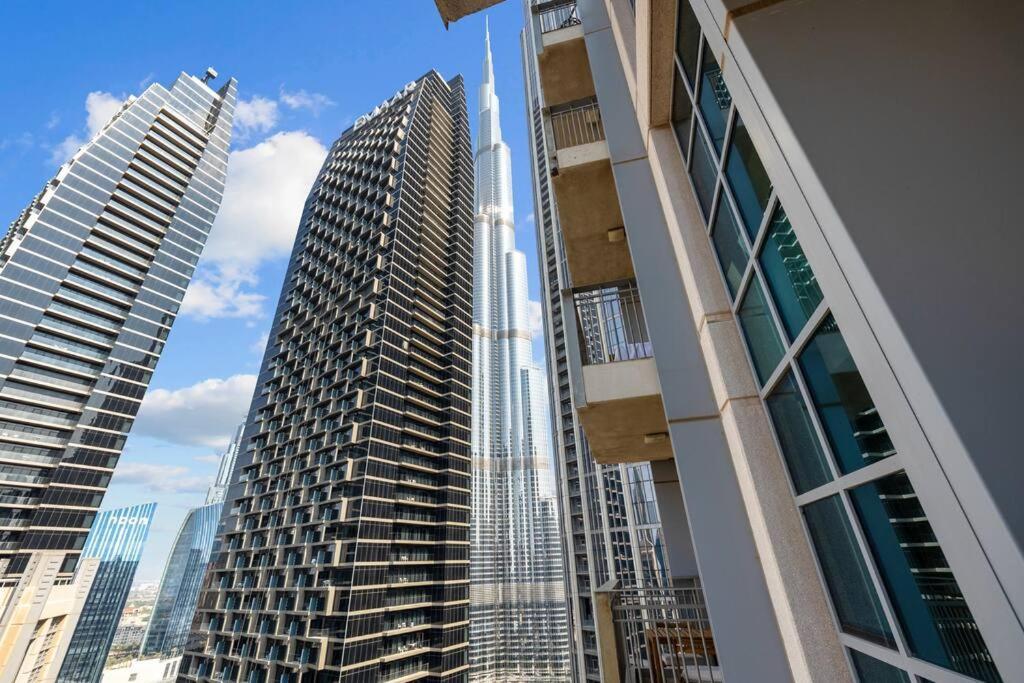 Stand Point Luxury Living In Downtown