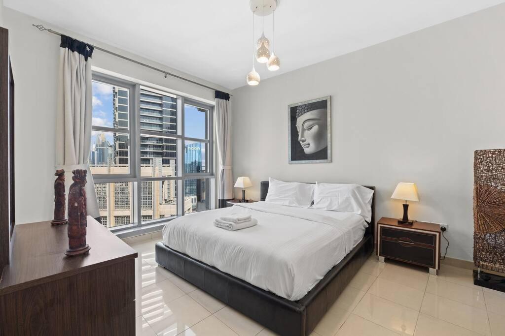 Stand Point Luxury Living In Downtown Apartment Dubai