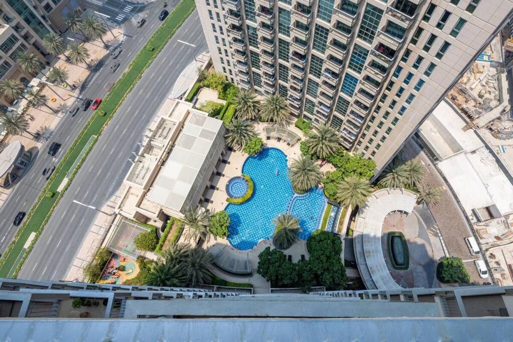 Stand Point Luxury Living In Downtown Apartment