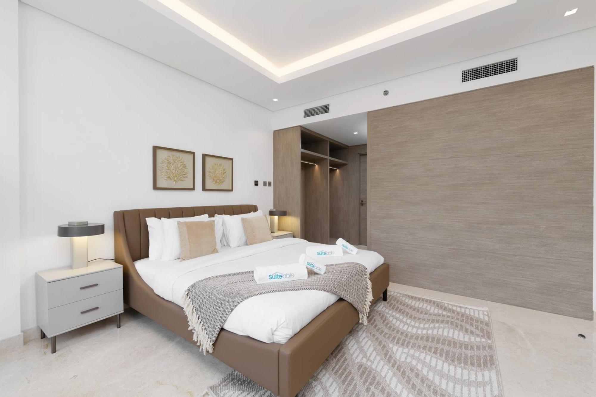 Business Bay Exquisite Living Experience-suiteable Apartment Dubai