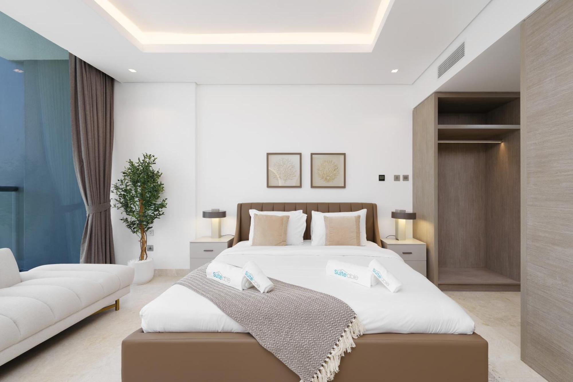 Business Bay Exquisite Living Experience-suiteable Apartment Dubai