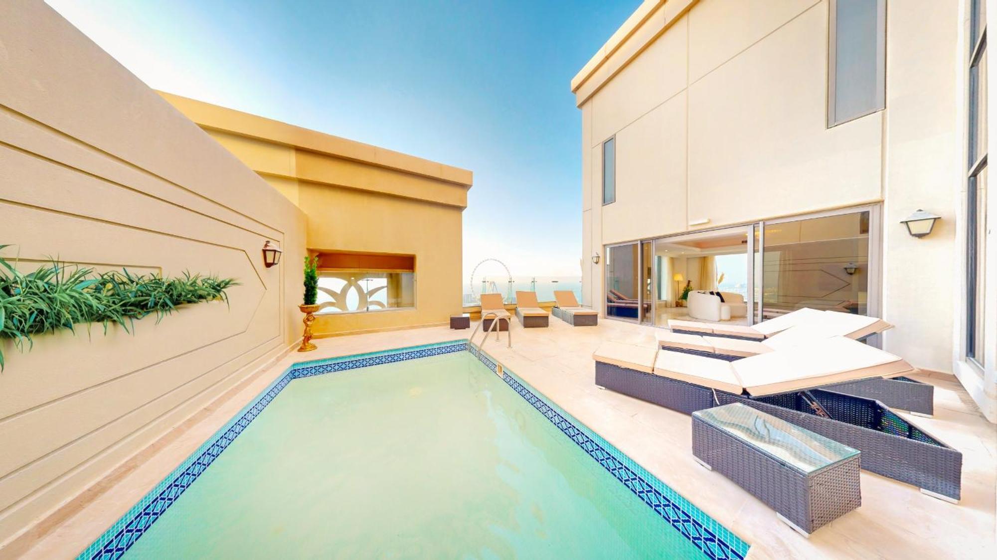 Apartment Huge Penthouse With Yacht Included And Private Pool!!!