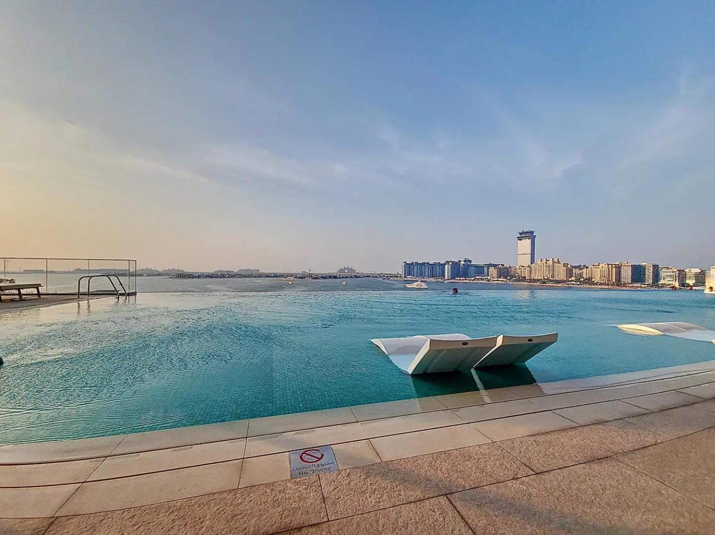 Primestay - Isle 1br, Emaar Beachfront, Direct Access * Dubai