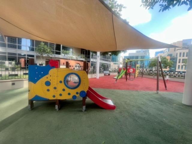 Chic Park At Mall With Pool, Gym, Squash Courts, Games & Mini Theatre! Apartment *