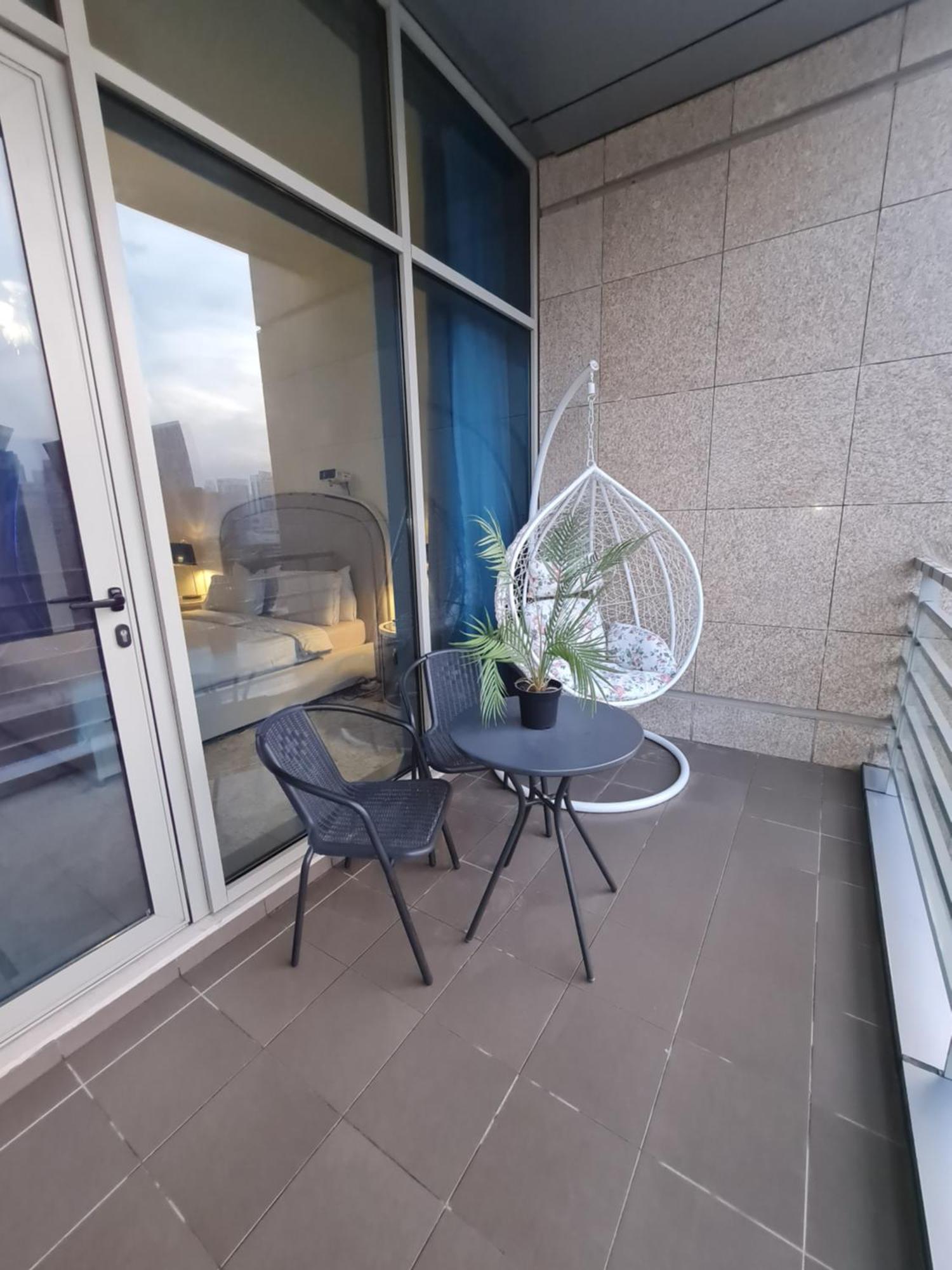 Big 1 Bedroom Direct Burj Khalifa And Canal View Apartment Dubai