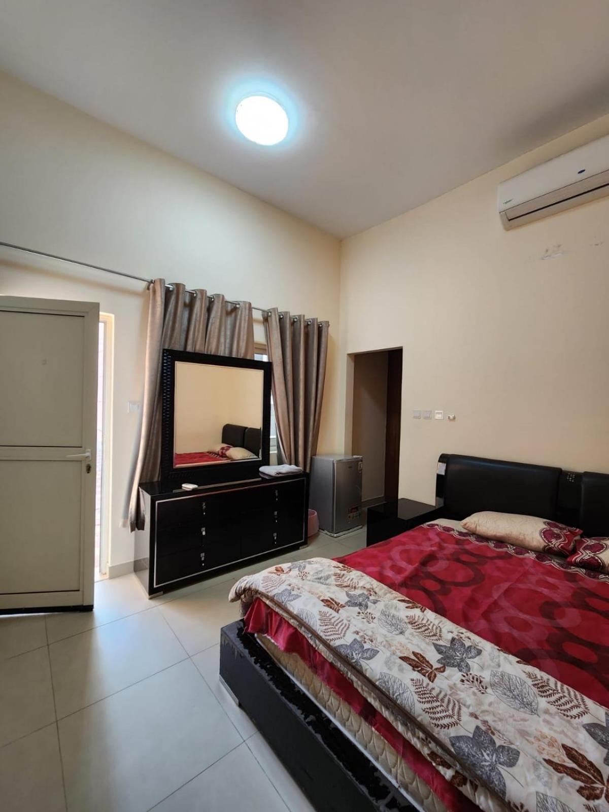 Couple With Attached Bathroom * Dubai