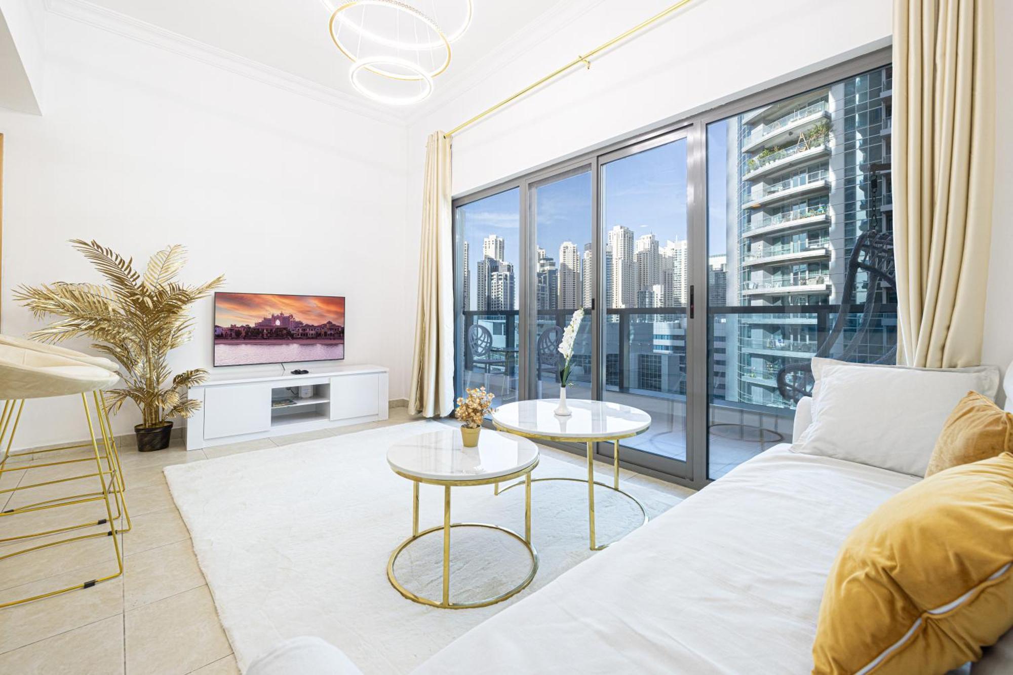 Luxury 1 Bedroom Full Marina View, Sleeps 5, 1 Min To Metro Apartment *