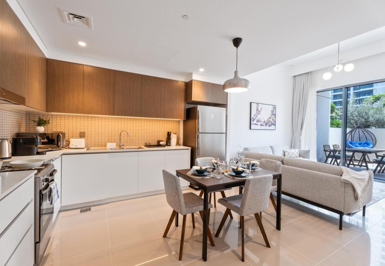Easygo - Exceptional 2bdr- Large Terrace-pool Access