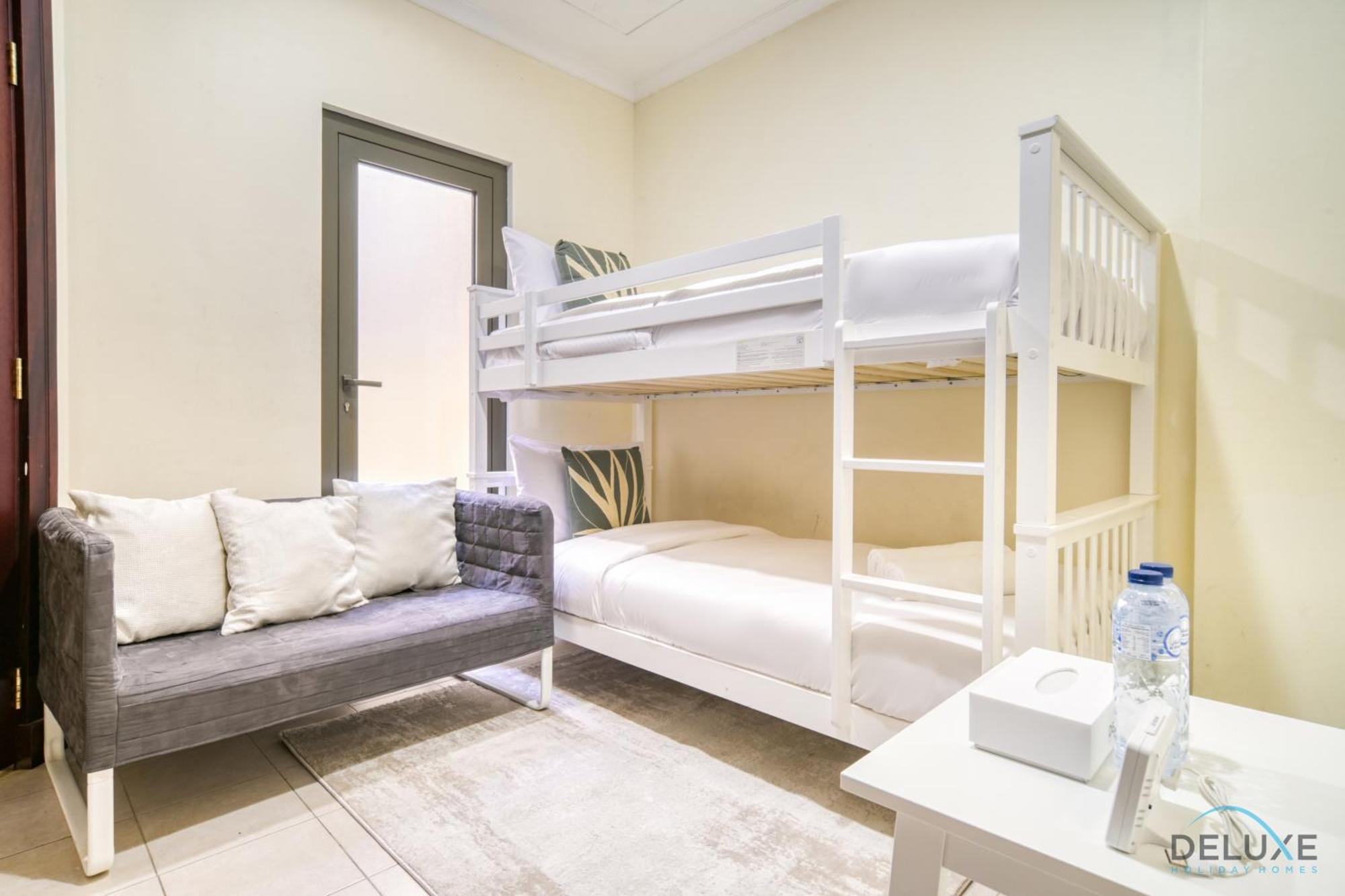 Apartment Premier 6br With Assistant's And Private Pool In Frond E Palm Jumeirah By Deluxe Homes
