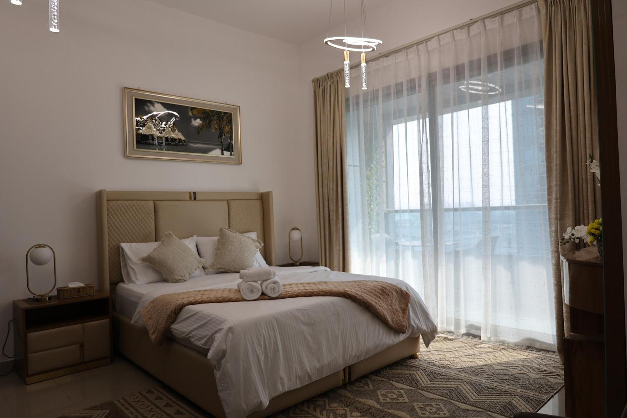 Stylish One Bedroom *