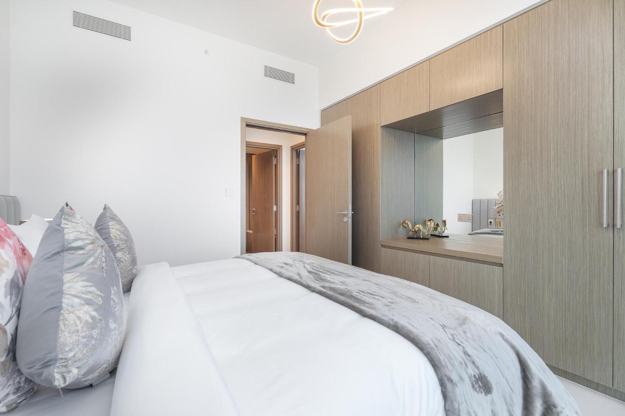 Vogue Downtown - Burj Royale - Spectacular Burj Khalifa & Mall View Apartment *