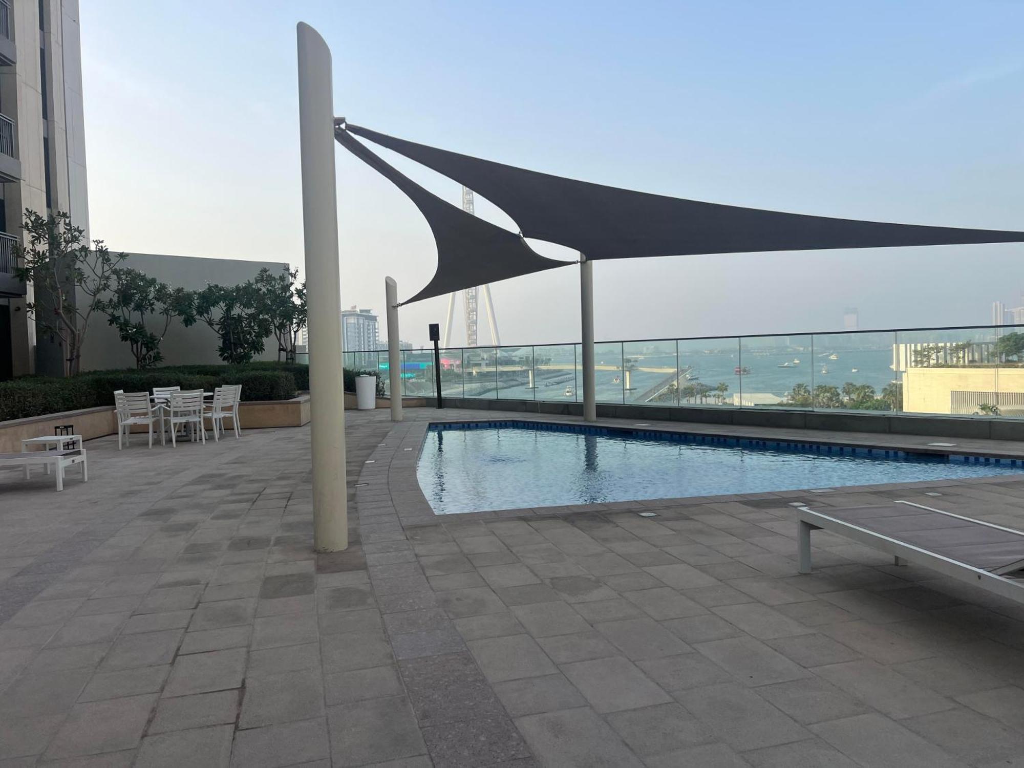 Family Apt - Huge Terrace & Playground Access Apartment