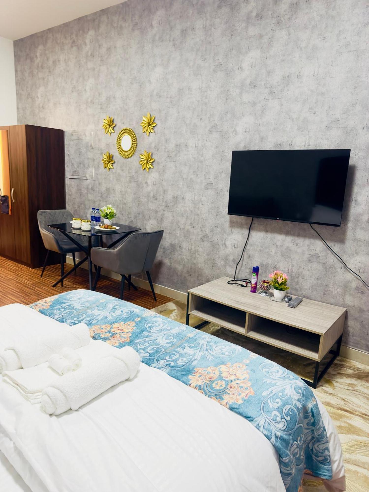Cozy In Jumeirah Village Circle, Dubai. * Dubai