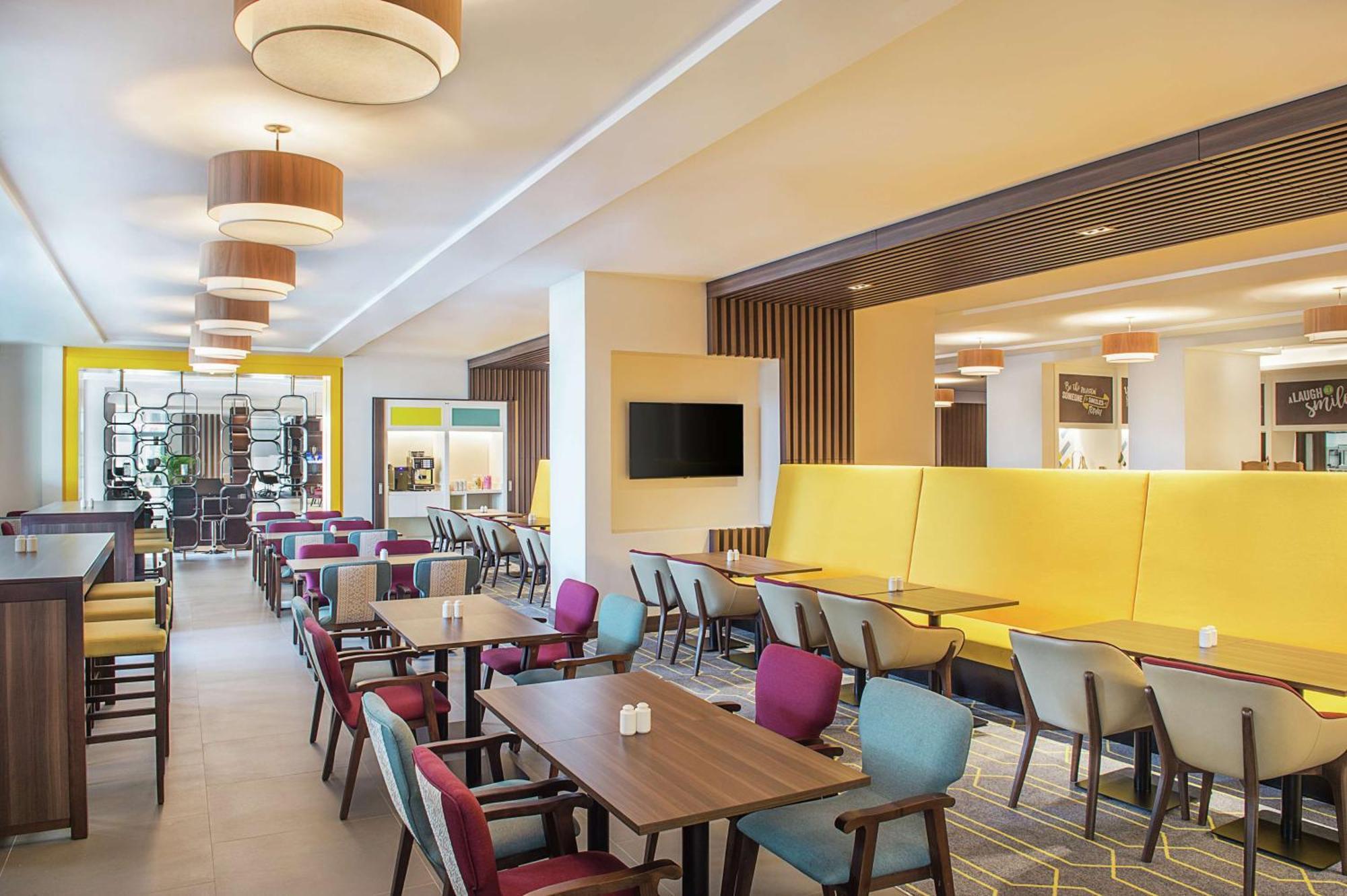 Hampton By Hilton Airport 3*