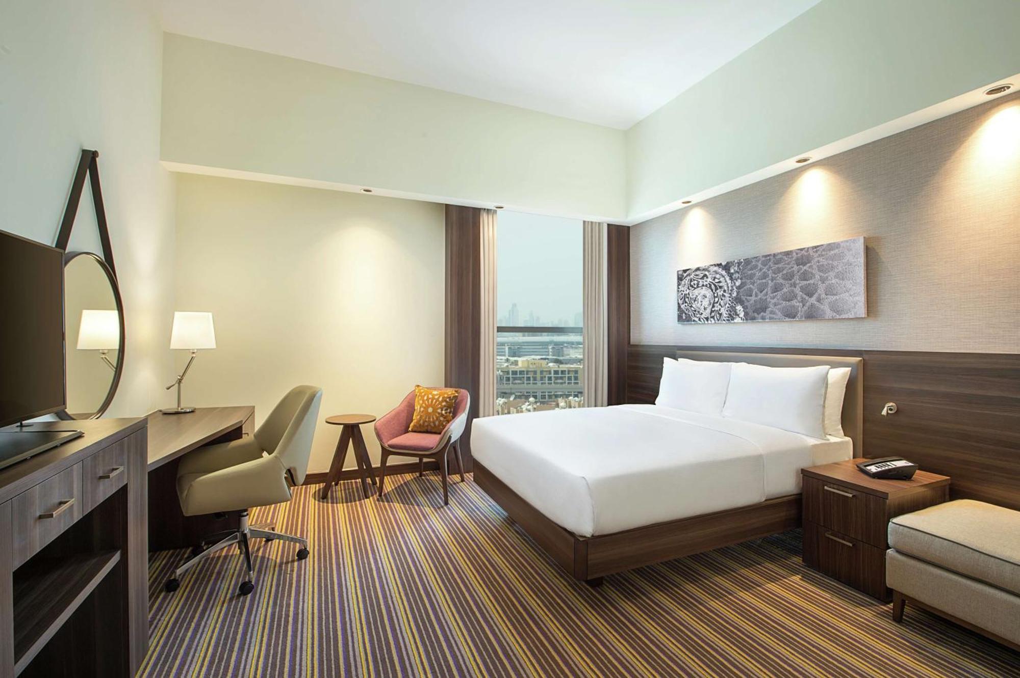 Hotel Hampton By Hilton Airport 3*