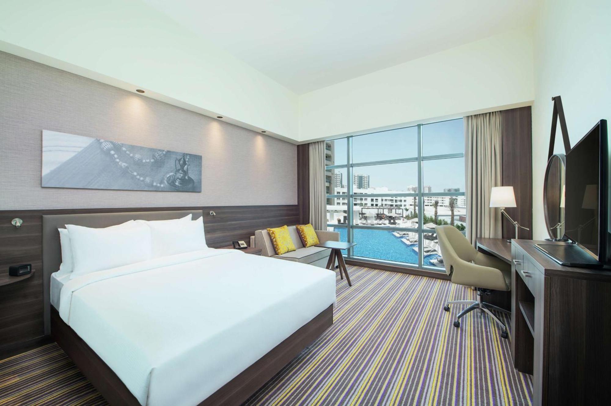 Hampton By Hilton Airport 3*