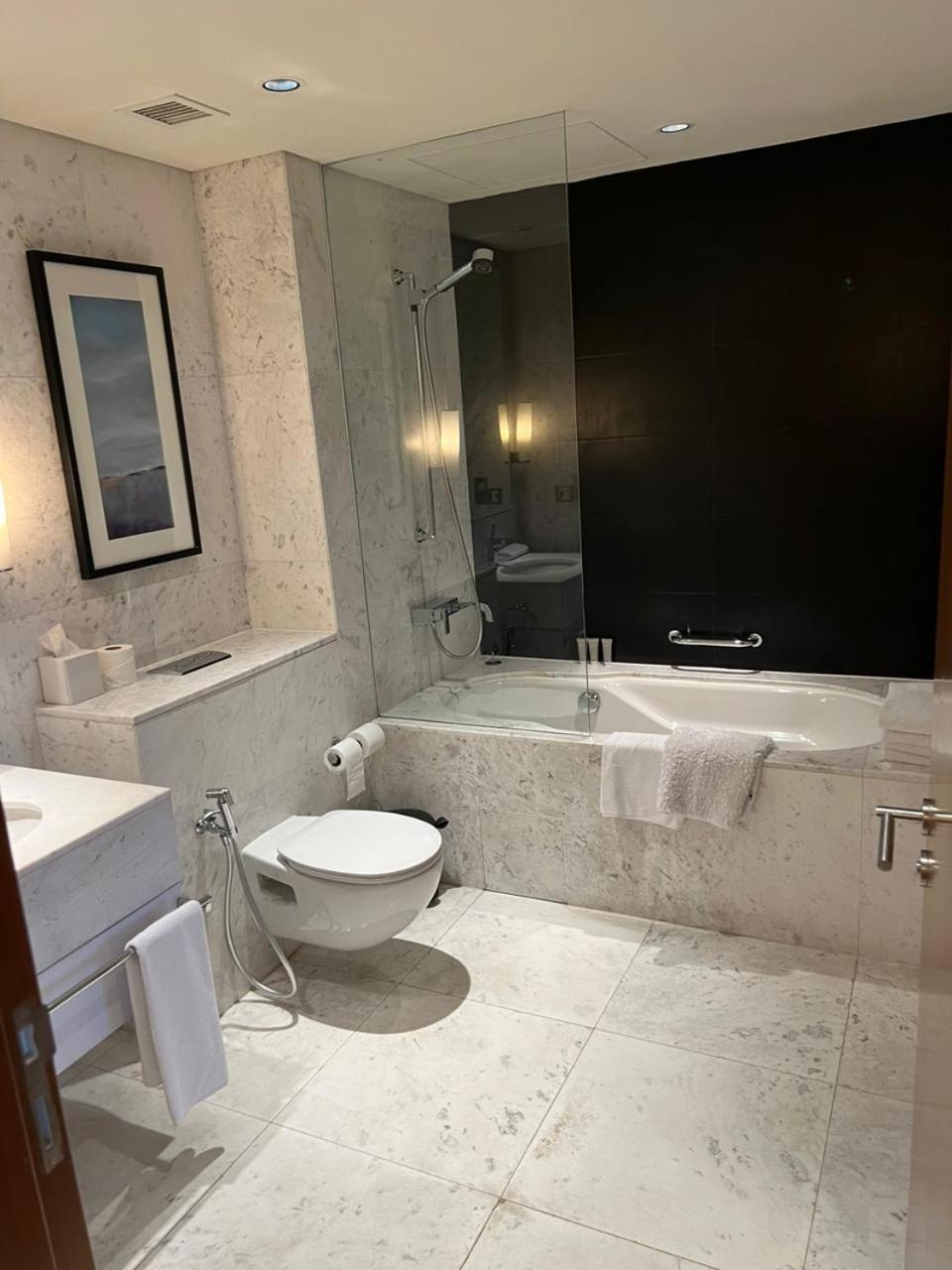 Address Mall Fashion Avenue 17 Floor Apartment *