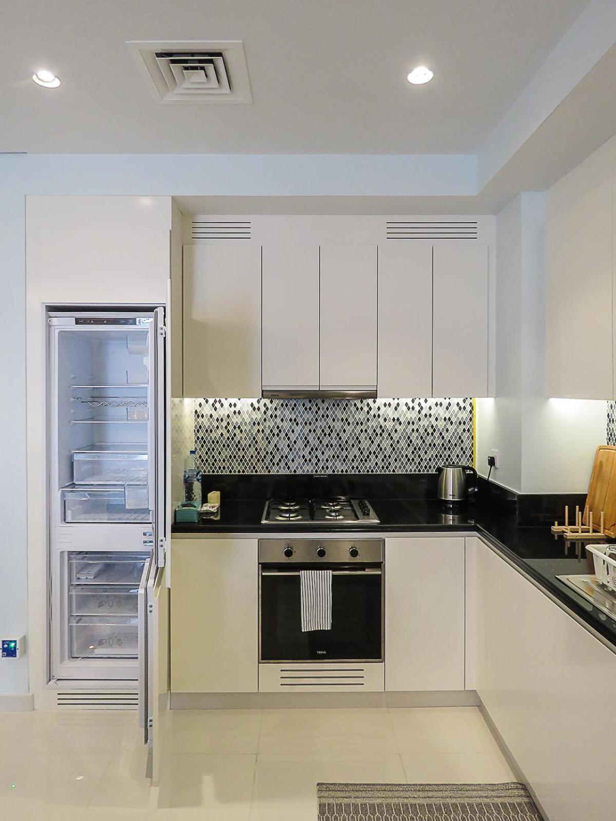 Gorgeous 2 Bedroom In Paramount *