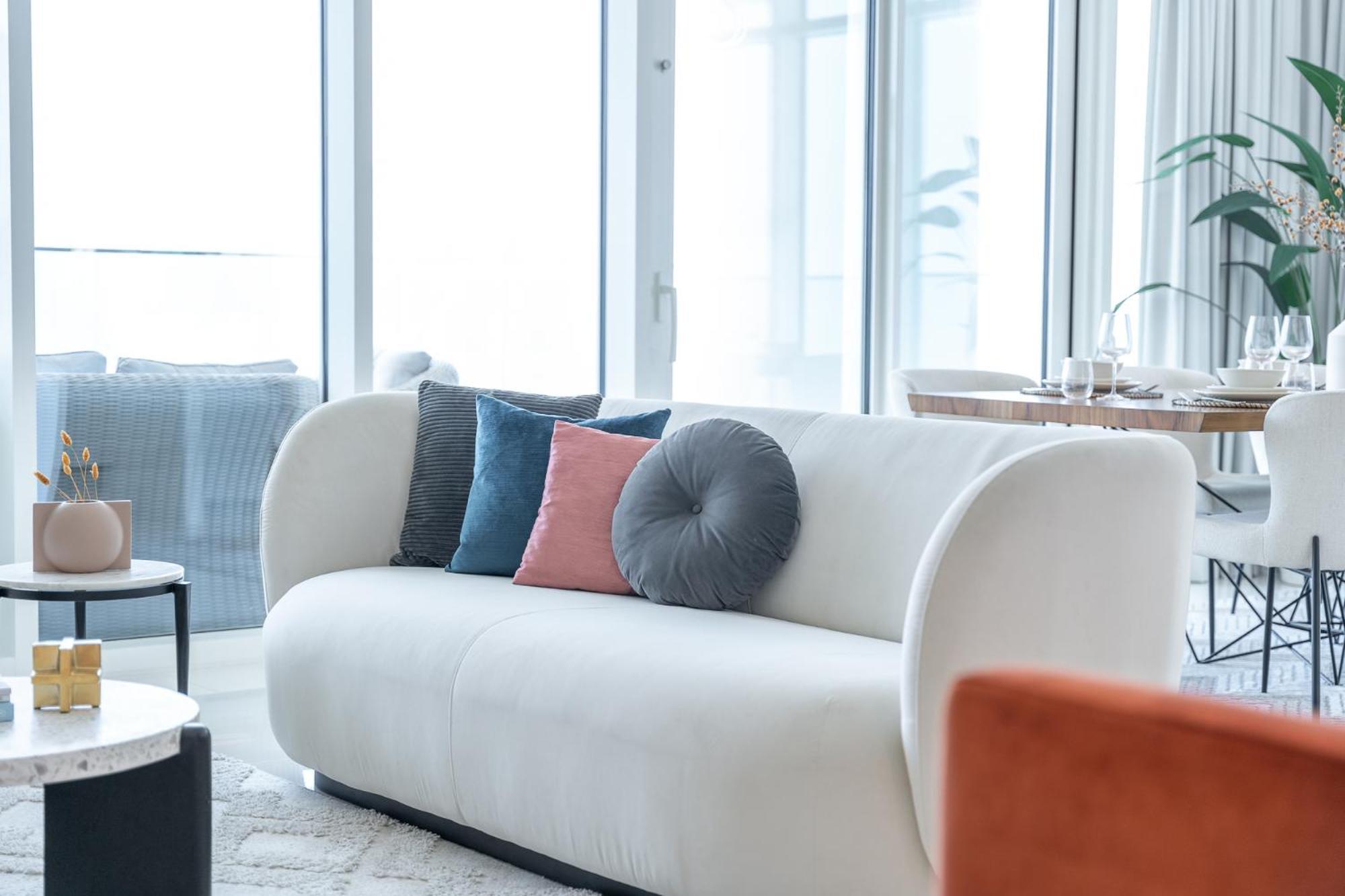 Elegant Seaside Living 3-bedroom Emaar Beachfront By Suiteable * Dubai