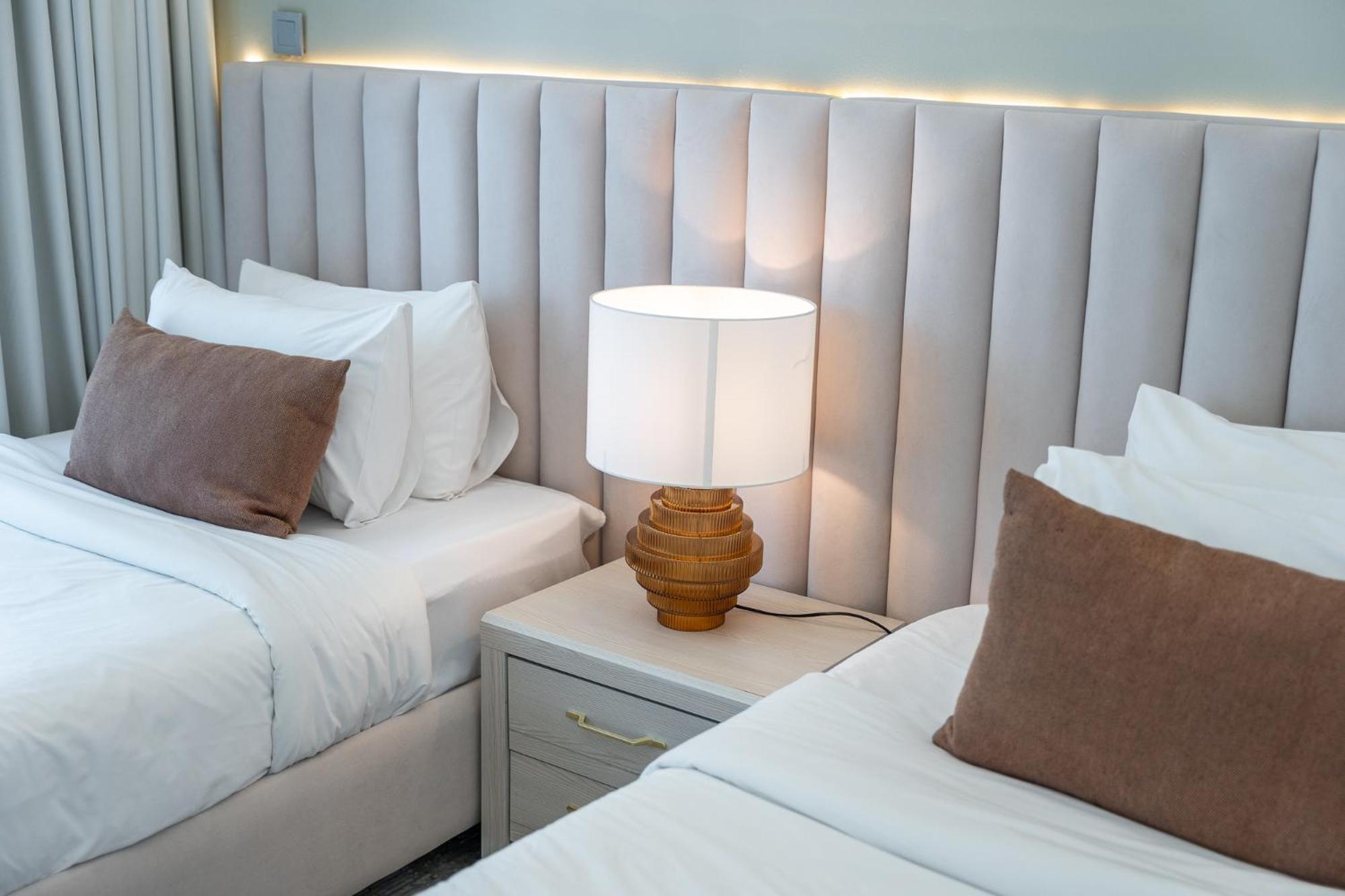Elegant Seaside Living 3-bedroom Emaar Beachfront By Suiteable Apartment