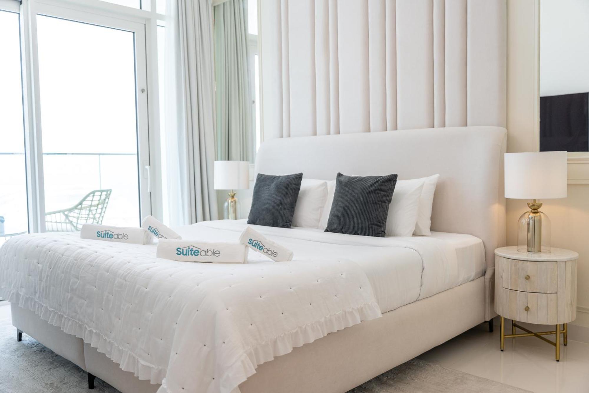 Elegant Seaside Living 3-bedroom Emaar Beachfront By Suiteable Apartment