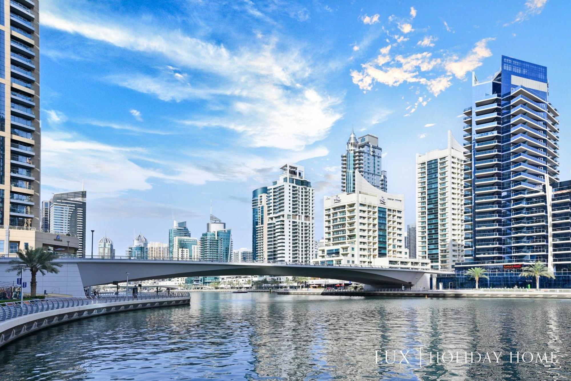 Lux The Cayan Superior In The Marina Apartment