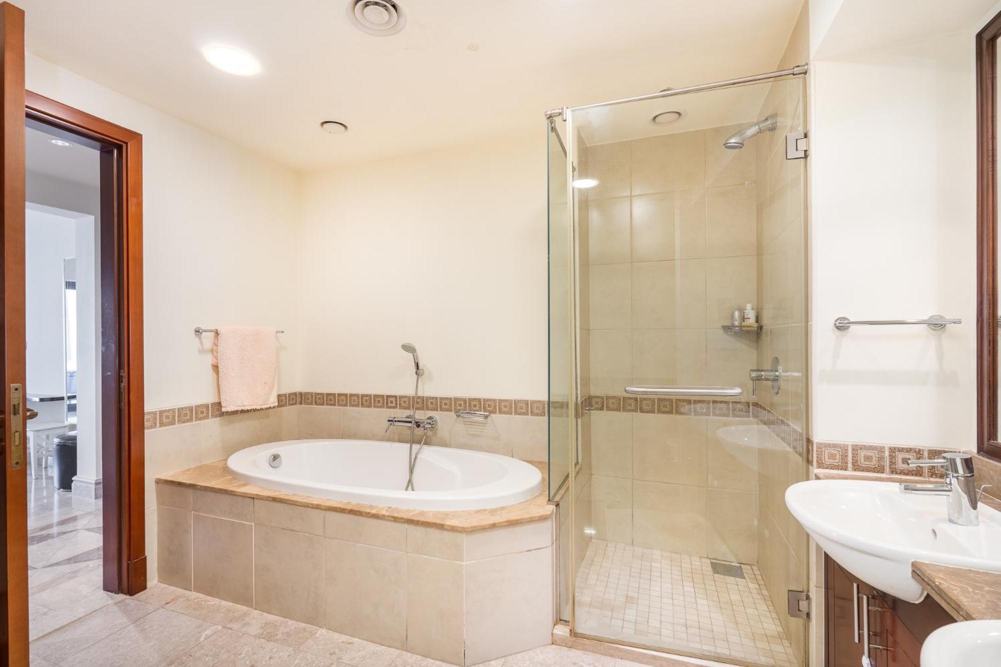 Apartment Daniels Sea View 2br In Fairmont The Palm *