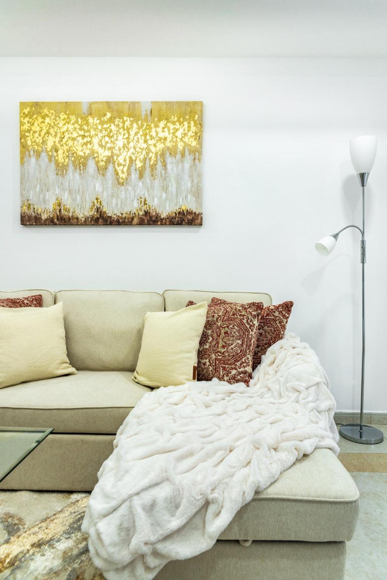 The Smart Concierge - Princess Tower Apartment