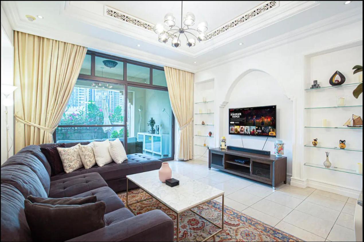 Tranquil Oasis- 2bedroom, Connected To Mall Dubai