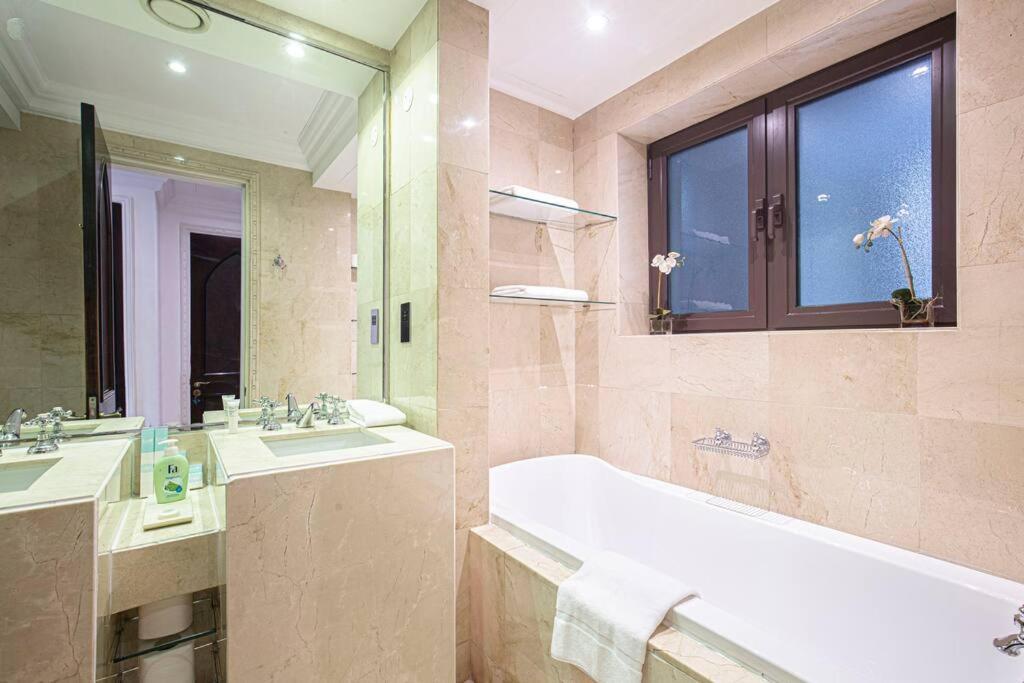 Apartment Tranquil Oasis- 2bedroom, Connected To Mall