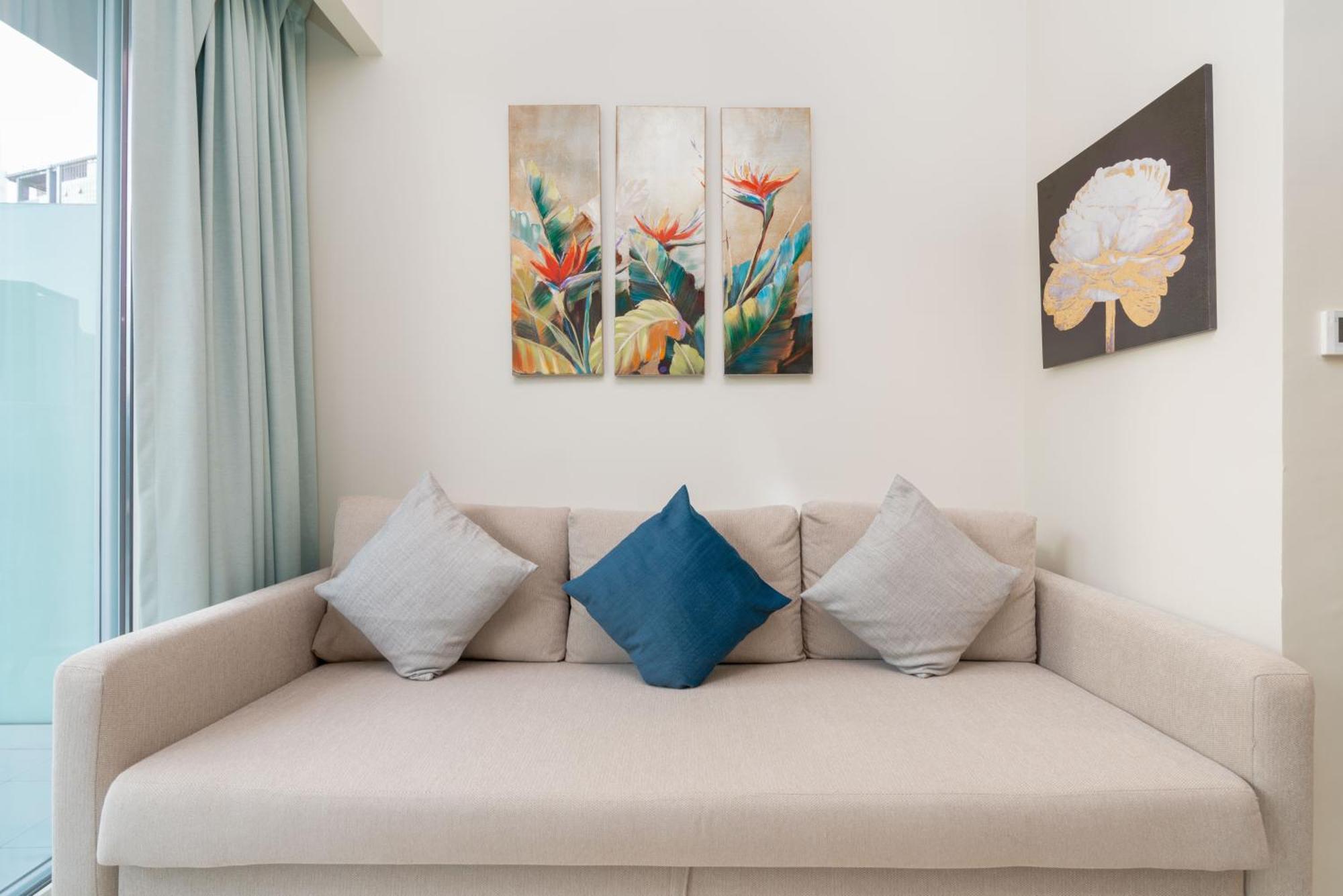 Apartment Ultimate / Big Terrace / Brand New / Business Bay / 4 People *