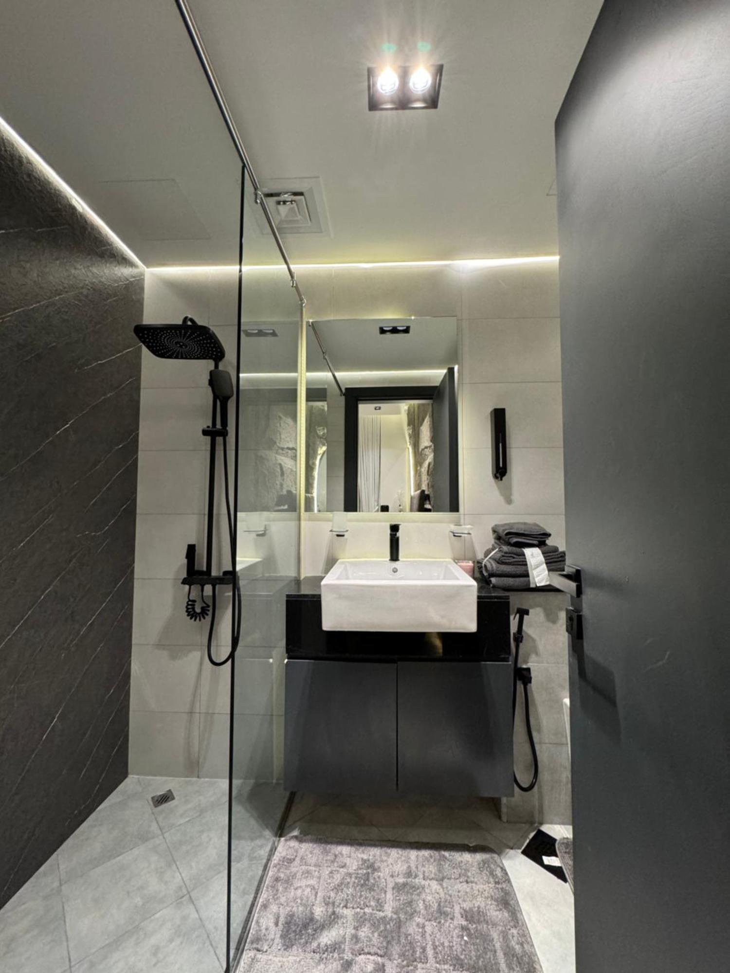 Luxury 1bedrom Binghatti Avenue Dubai