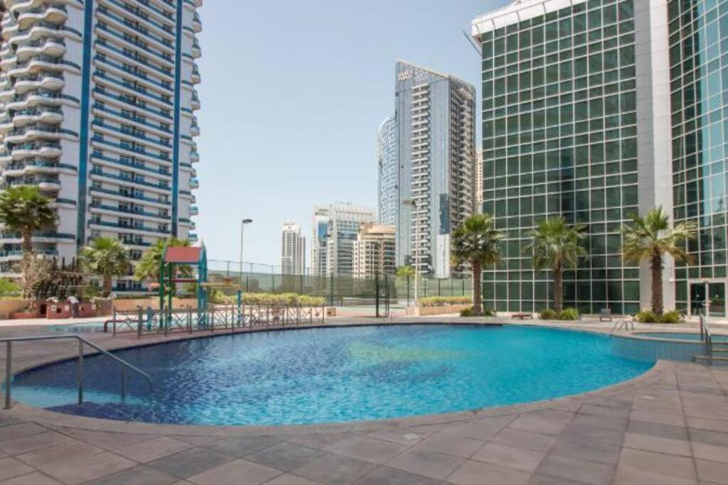Marina View - 3 Mins To Tram! Apartment