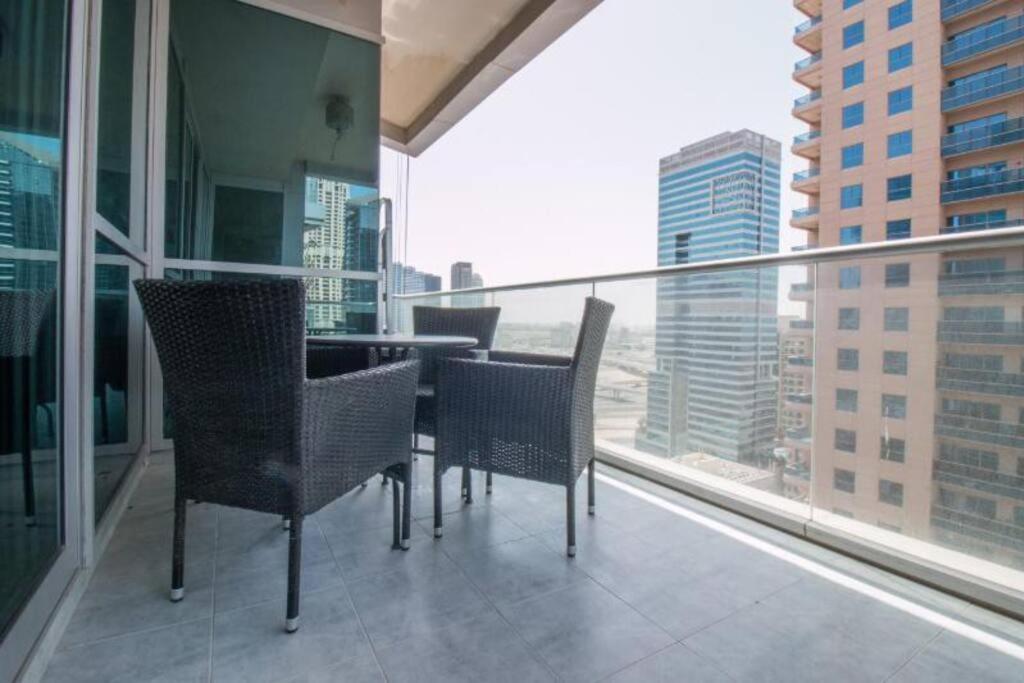 Marina View - 3 Mins To Tram! Apartment *