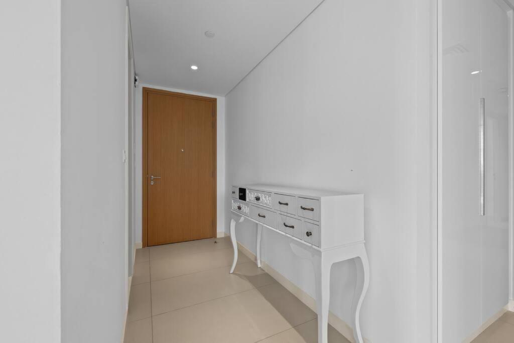 Bluewater's Bay 2br-maid -fantastic Sea View -spacious Layout Apartment *