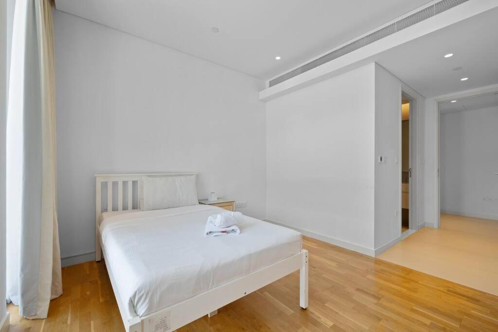 Bluewater's Bay 2br-maid -fantastic Sea View -spacious Layout