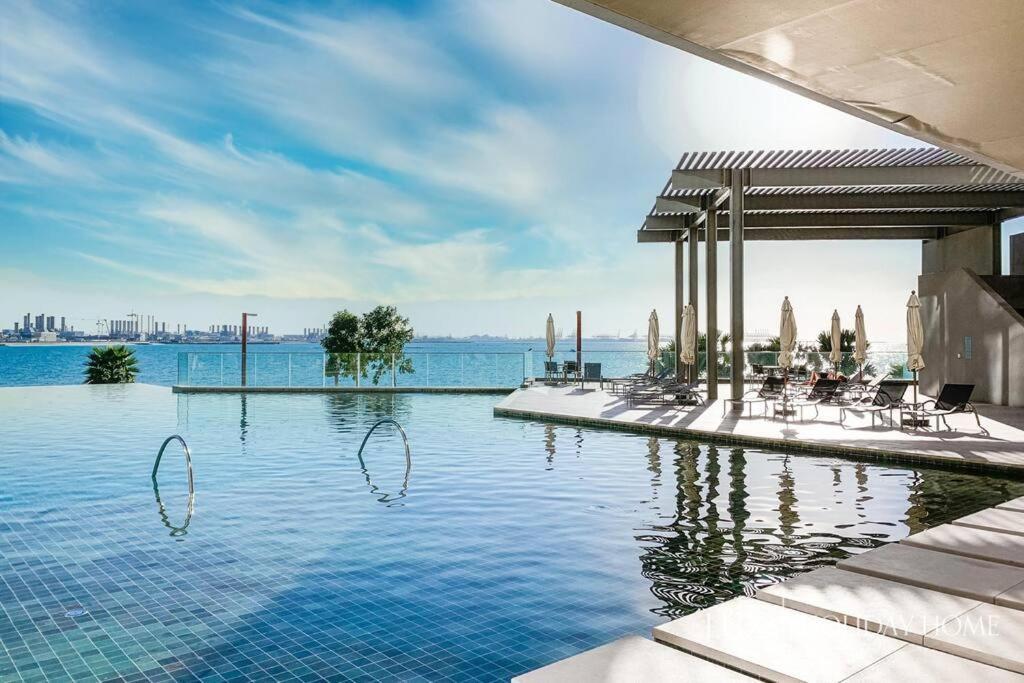 Bluewater's Bay 2br-maid -fantastic Sea View -spacious Layout Apartment *