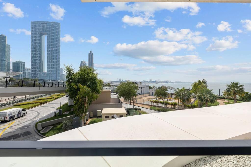 Bluewater's Bay 2br-maid -fantastic Sea View -spacious Layout Apartment