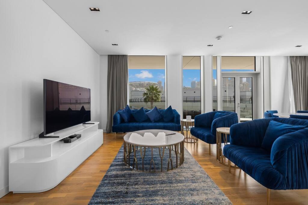 Bluewater's Bay 2br-maid -fantastic Sea View -spacious Layout *