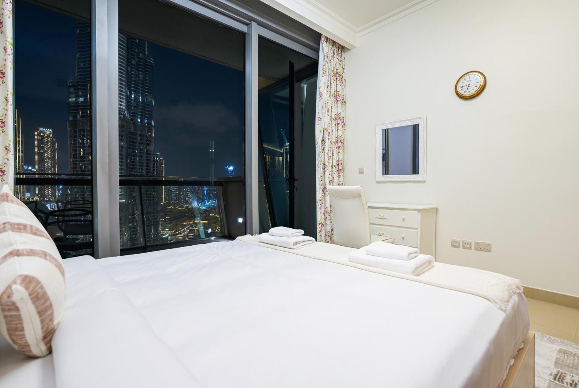 Vacay Lettings - Stunning Burj Khalifa Fountain View Near Mall Apartment Dubai