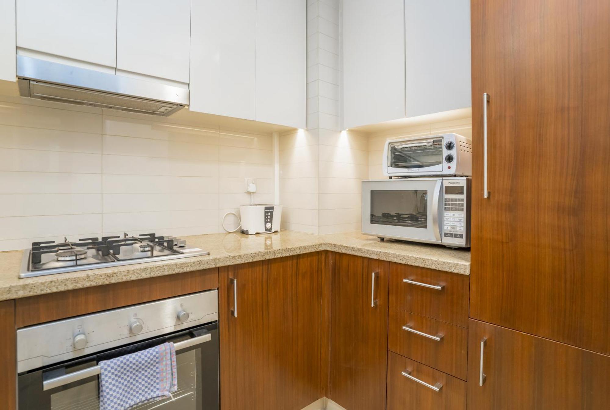 Vacay Lettings - Stunning Burj Khalifa Fountain View Near Mall Apartment *