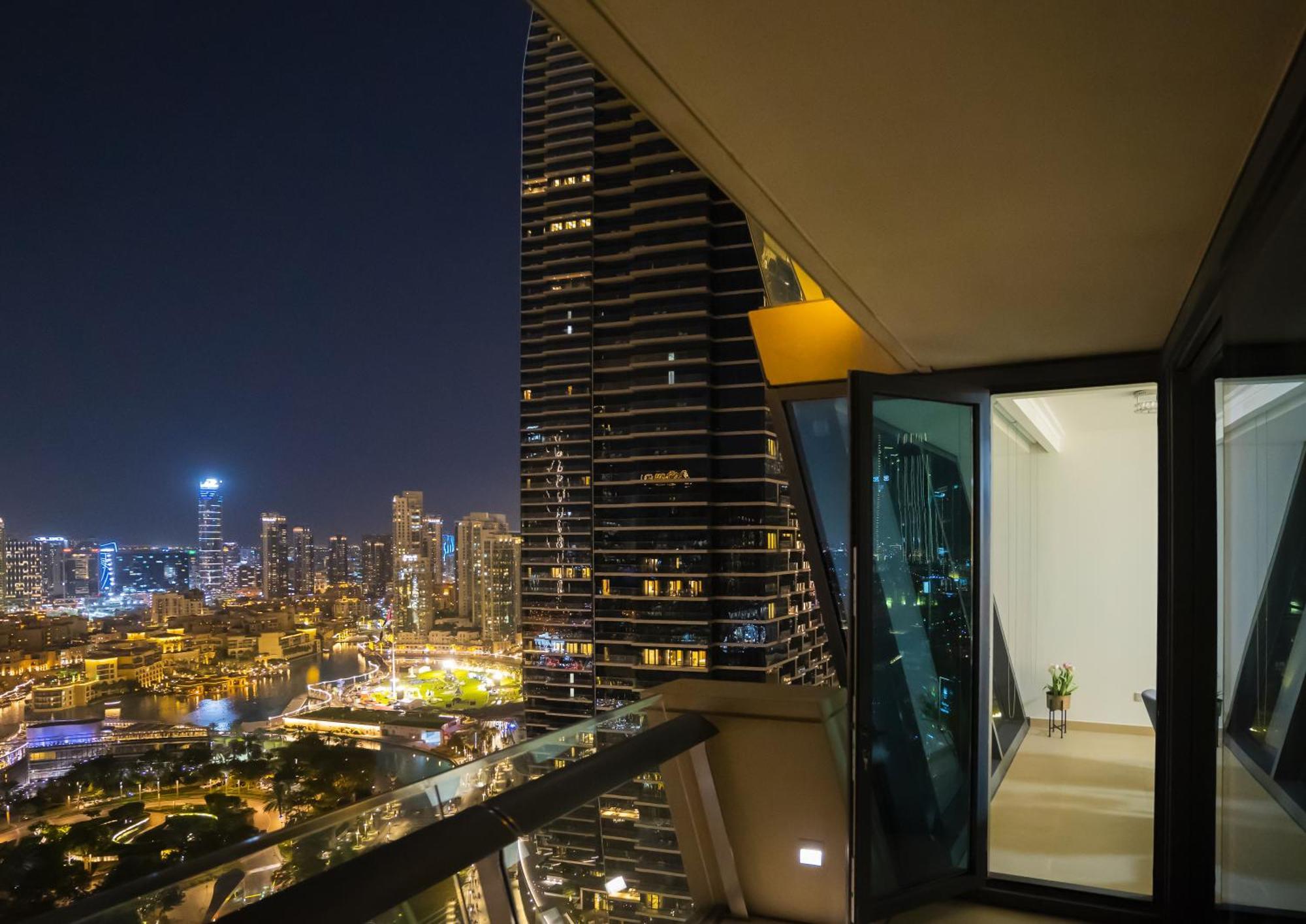Vacay Lettings - Stunning Burj Khalifa Fountain View Near Mall Apartment Dubai