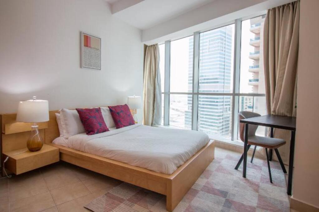 Marina View - 3 Mins To Tram! Apartment