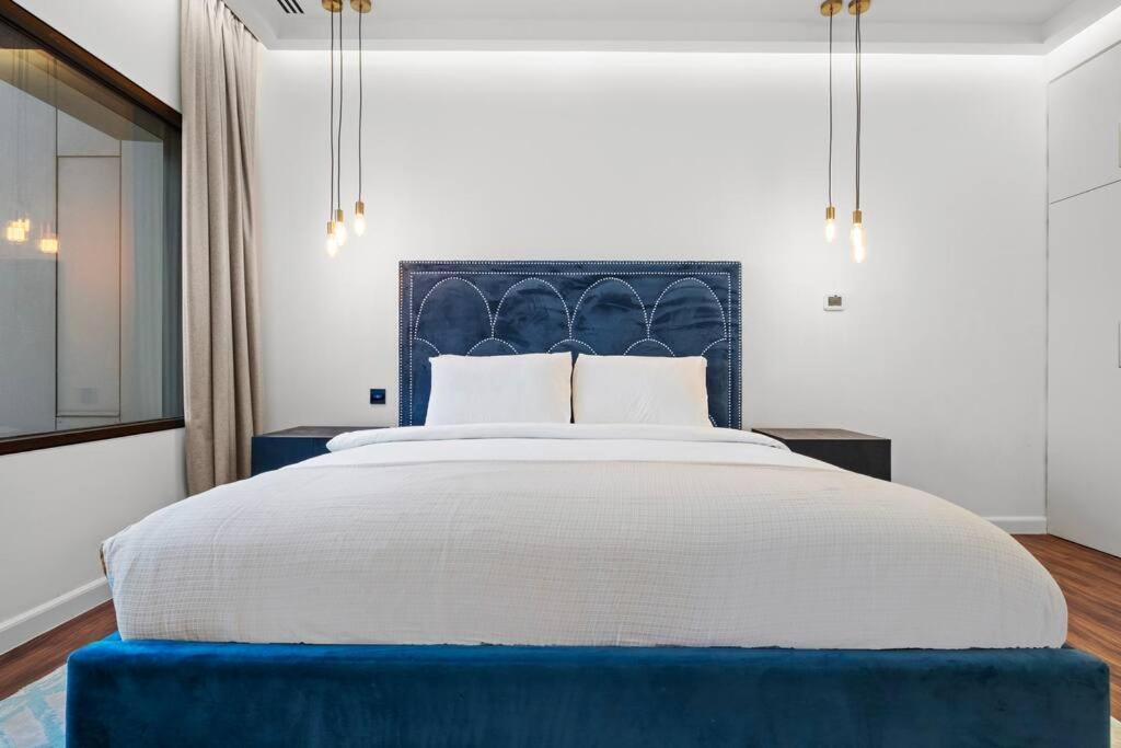 First Class 2br With Burj Khalifa And Downtown View Apartment *