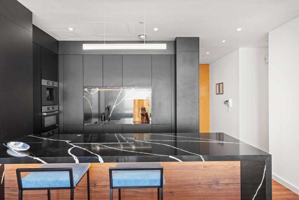 Apartment First Class 2br With Burj Khalifa And Downtown View