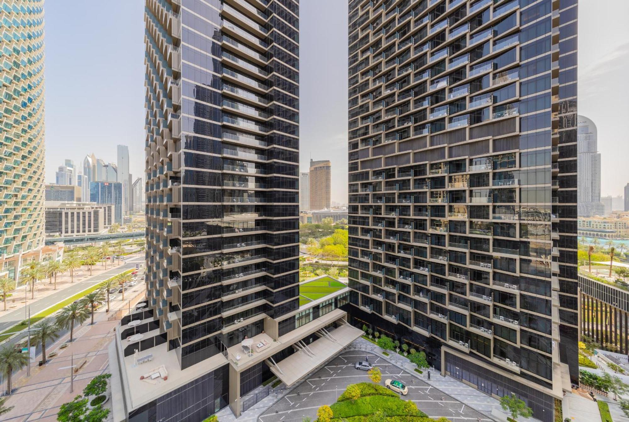 Eden's Homes & - Standpoint Residences * Dubai
