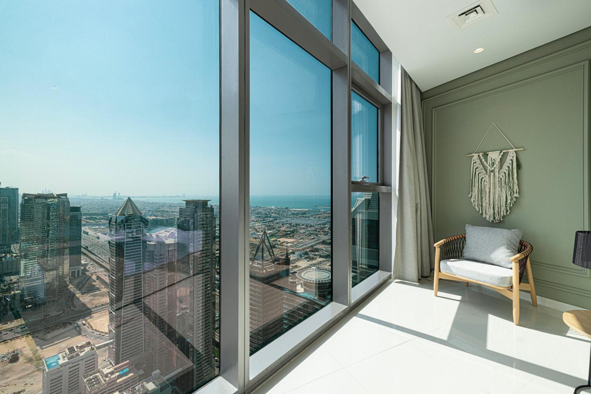 Burj View 64th Floor Infinity Pool - Corner Unit * Dubai