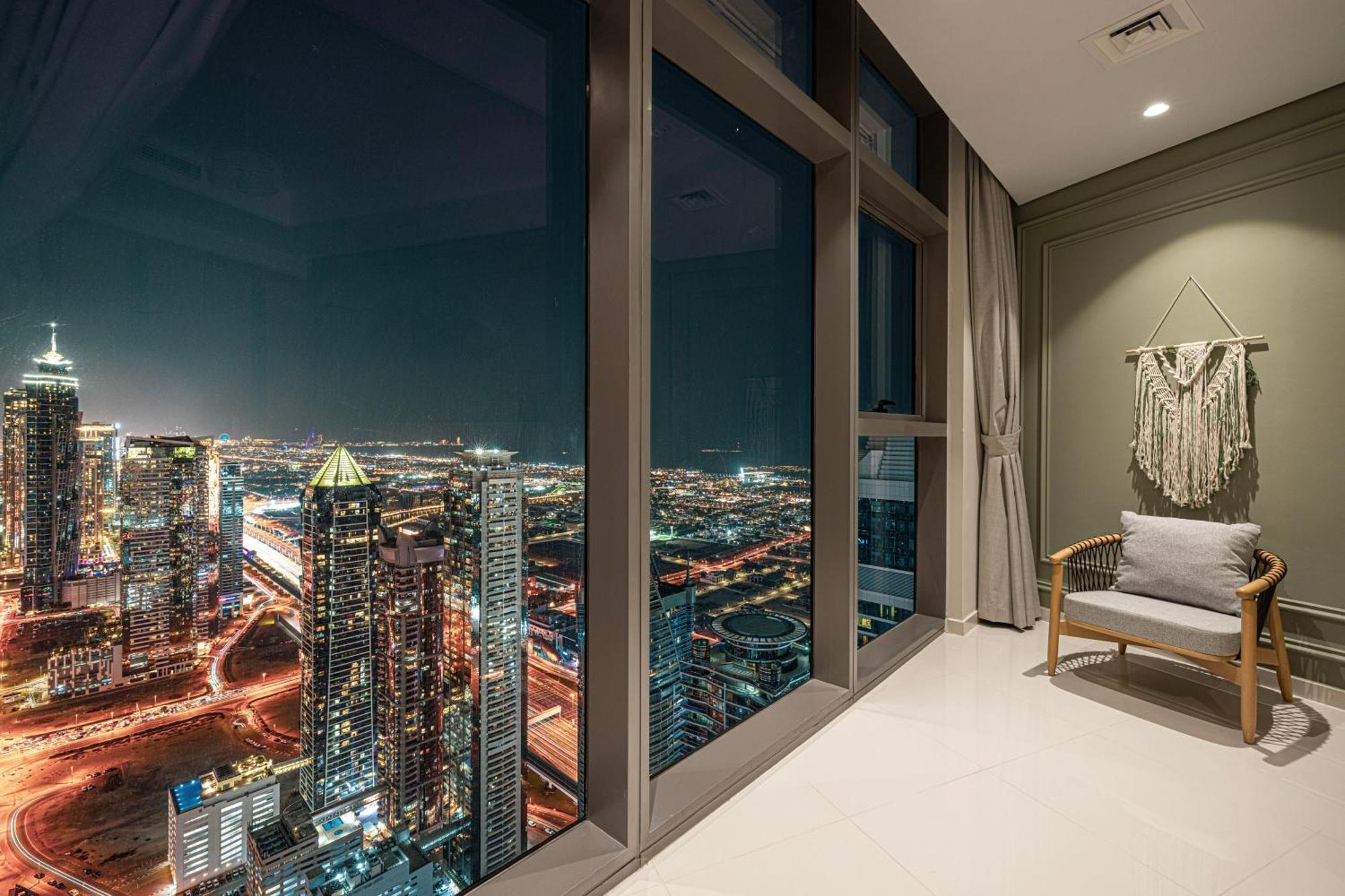 Burj View 64th Floor Infinity Pool - Corner Unit Dubai